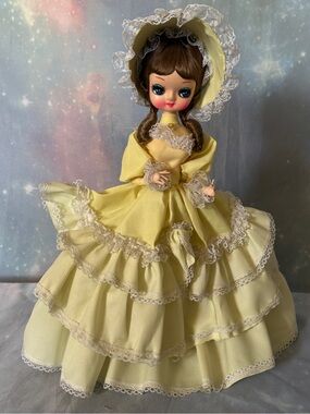 Bradley Wonderful World of Dolls 1977 Fashion Doll Yellow Dress Lace Bonnet